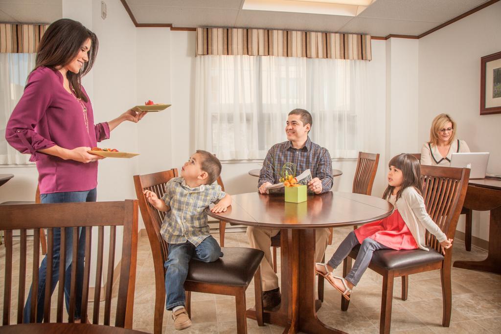 אנקורג' The Voyager Inn מראה חיצוני תמונה